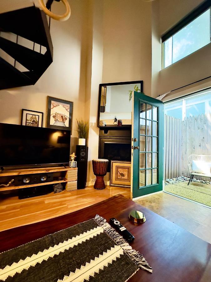 Hifi Sound & Comfort - Uptown Dallas / 2-Story Loft Exterior photo