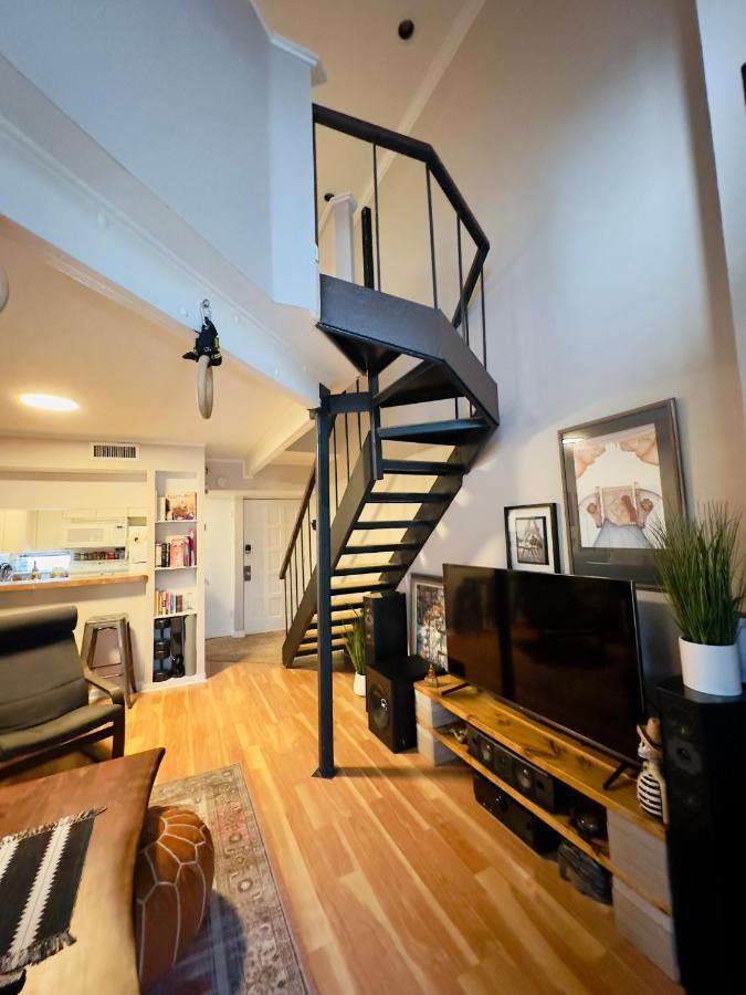 Hifi Sound & Comfort - Uptown Dallas / 2-Story Loft Exterior photo